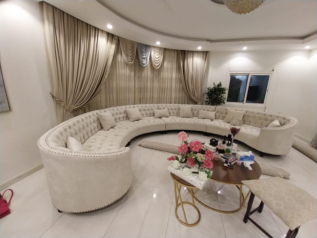 تفصيل ستائر وتنجيد كنب بجده